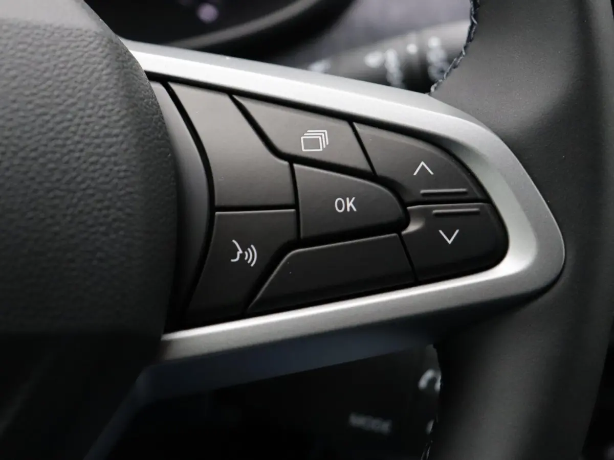 TCe 100pk expression | Stoelverwarming | Climate control | Cruise control |