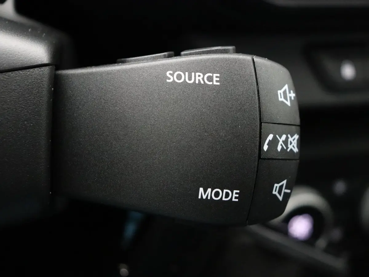 TCe 100pk expression | Stoelverwarming | Climate control | Cruise control |