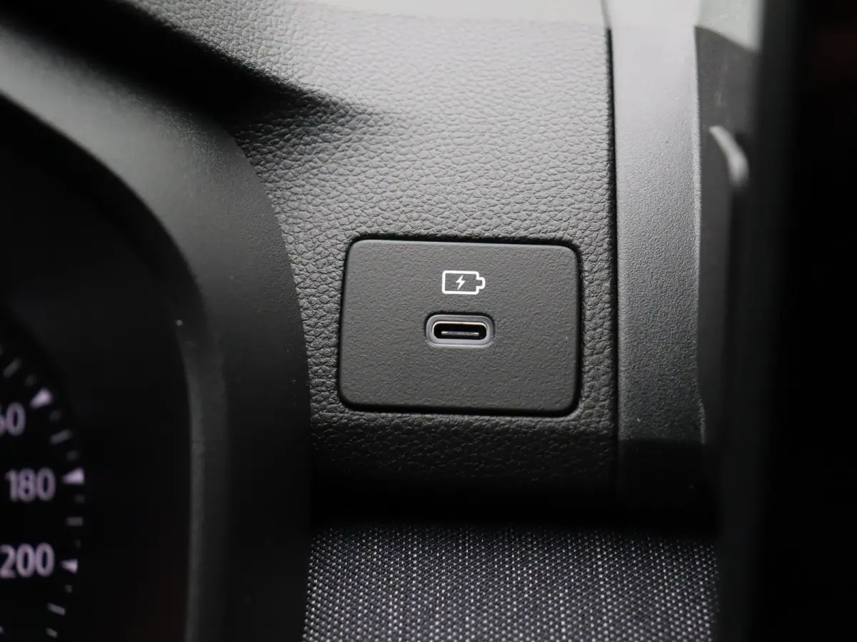 TCe 100pk expression | Stoelverwarming | Climate control | Cruise control |