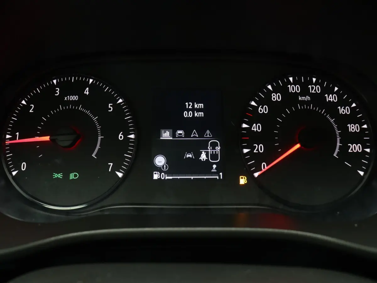 TCe 100pk expression | Stoelverwarming | Climate control | Cruise control |