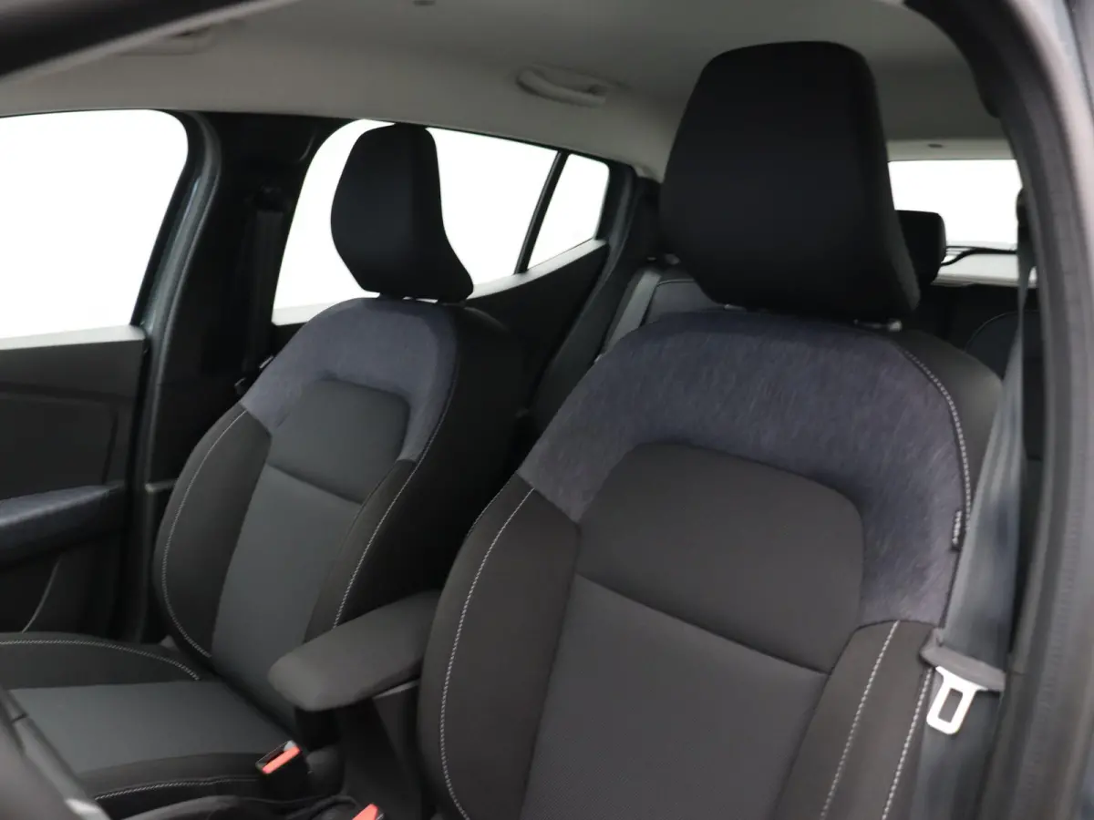 TCe 100pk expression | Stoelverwarming | Climate control | Cruise control |