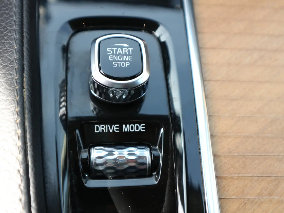 2.0 T8 Recharge AWD Inscription 7 PERS TREKHAAK NL AUTO