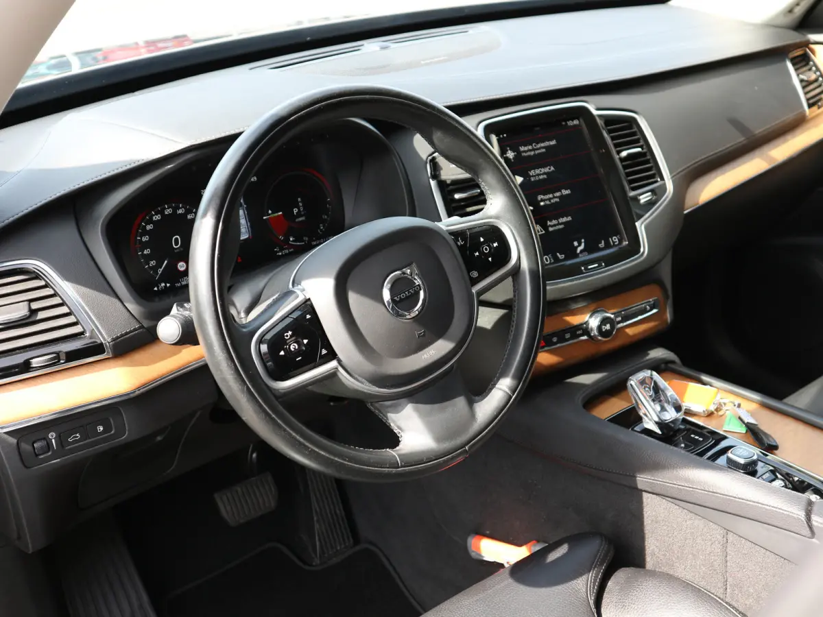2.0 T8 Recharge AWD Inscription 7 PERS TREKHAAK NL AUTO