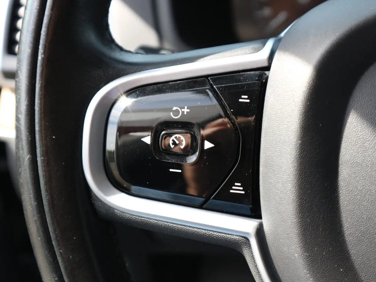 2.0 T8 Recharge AWD Inscription 7 PERS TREKHAAK NL AUTO