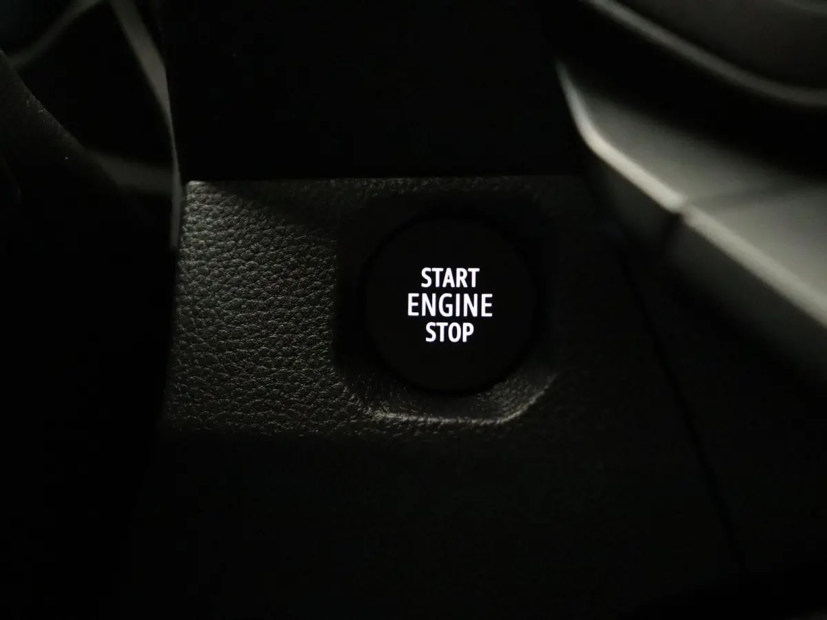 hybrid 155pk Journey | Stoel- en stuurwielverwarming | Voorruitverwarming | 360 graden camera | Blind spot |