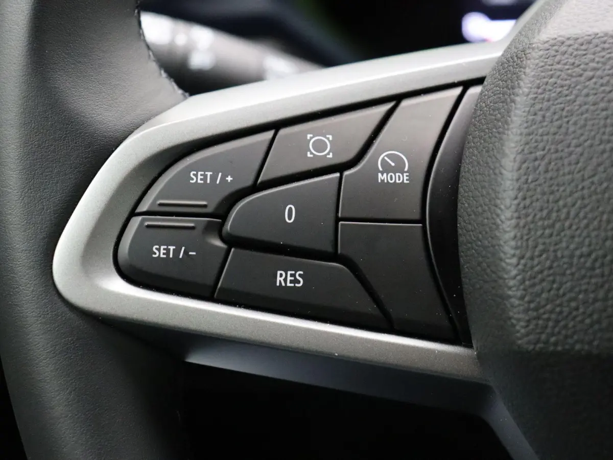 hybrid 155pk Journey | Stoel- en stuurwielverwarming | Voorruitverwarming | 360 graden camera | Blind spot |
