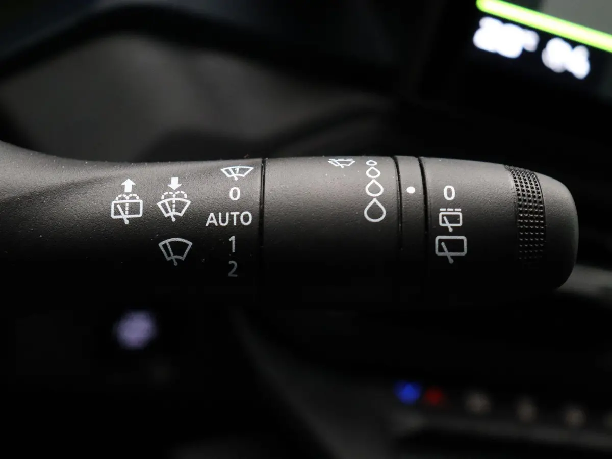 hybrid 155pk Journey | Stoel- en stuurwielverwarming | Voorruitverwarming | 360 graden camera | Blind spot |