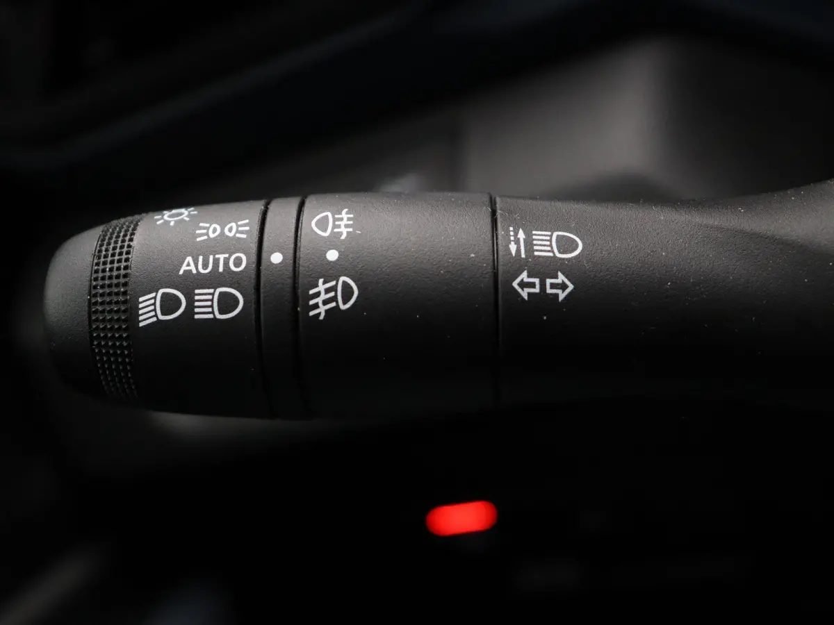 hybrid 155pk Journey | Stoel- en stuurwielverwarming | Voorruitverwarming | 360 graden camera | Blind spot |