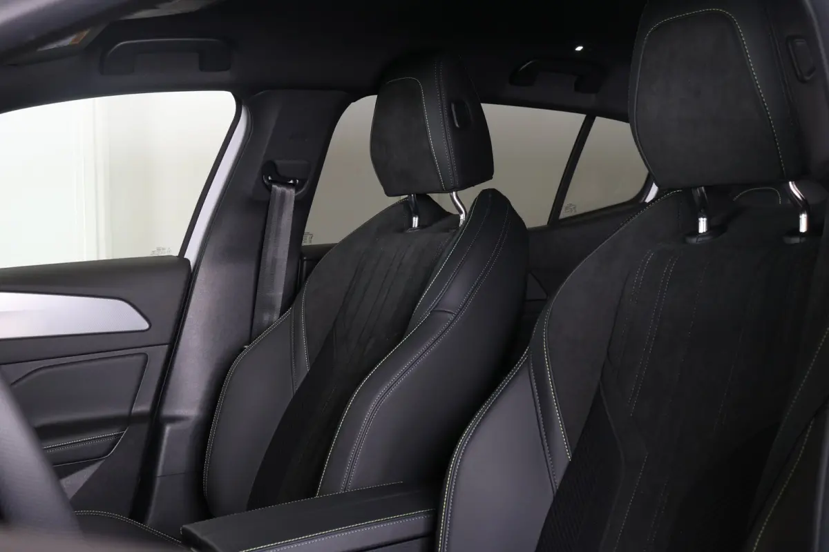 GT Avantage 58 kWh | Navi | Camera | Stoel- en stuur verwarming | Apple Carplay/Android | Ad. Cruise | DAB |