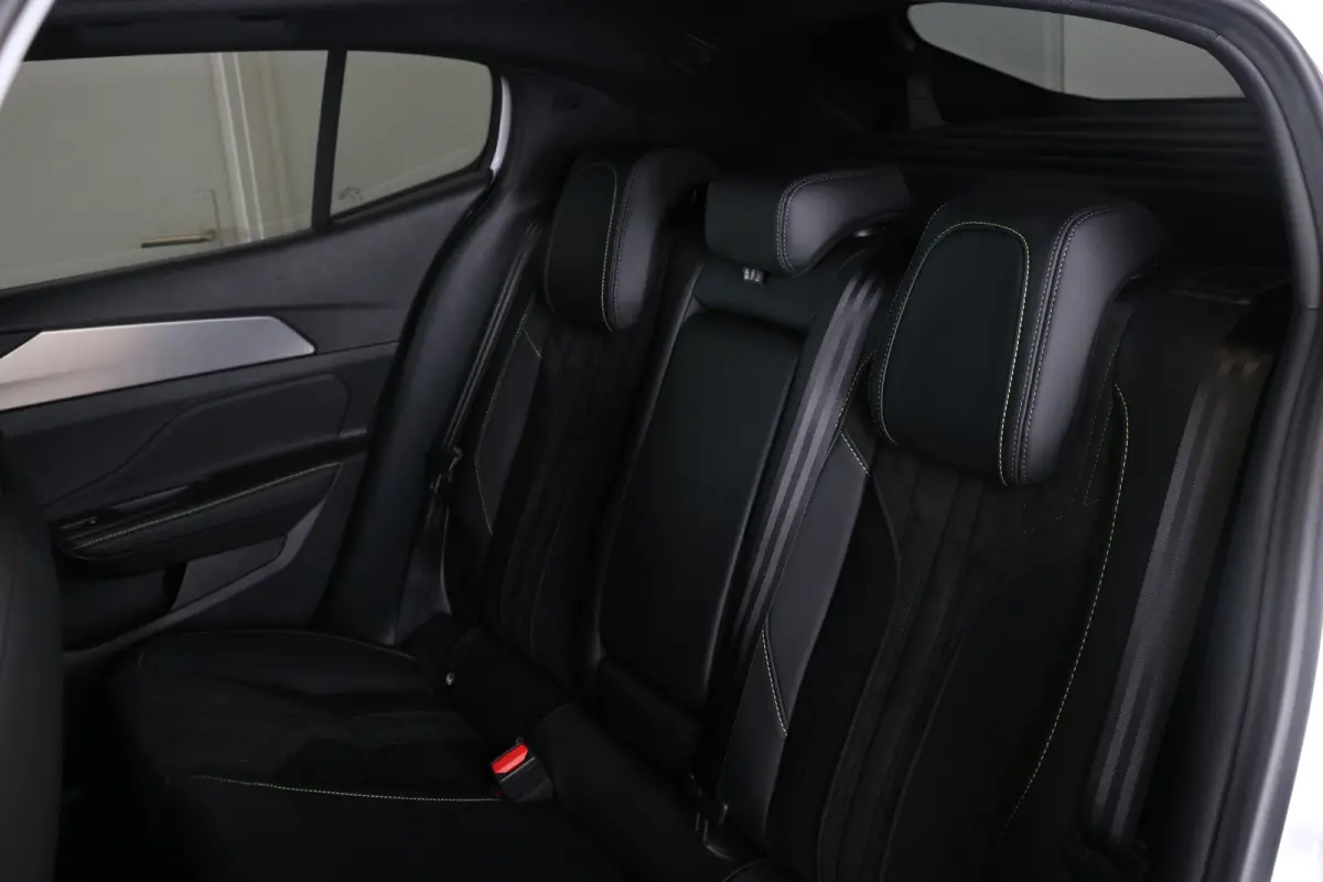 GT Avantage 58 kWh | Navi | Camera | Stoel- en stuur verwarming | Apple Carplay/Android | Ad. Cruise | DAB |