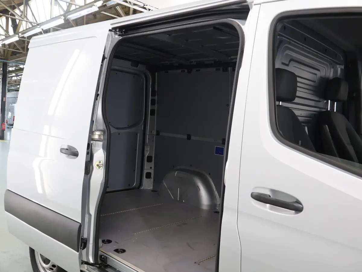 314 CDI | AUT. | L1 H1 | 2-ZITS | PARKEERCAMERA MET SENSOREN | AIRCO | COMFORTSTOELEN MET STOELVERWARMING BESTUURDER | DODEHOEKWAARSCHUWING | NAVIGATIE | LED KOPLAMPEN | CERTIFIED