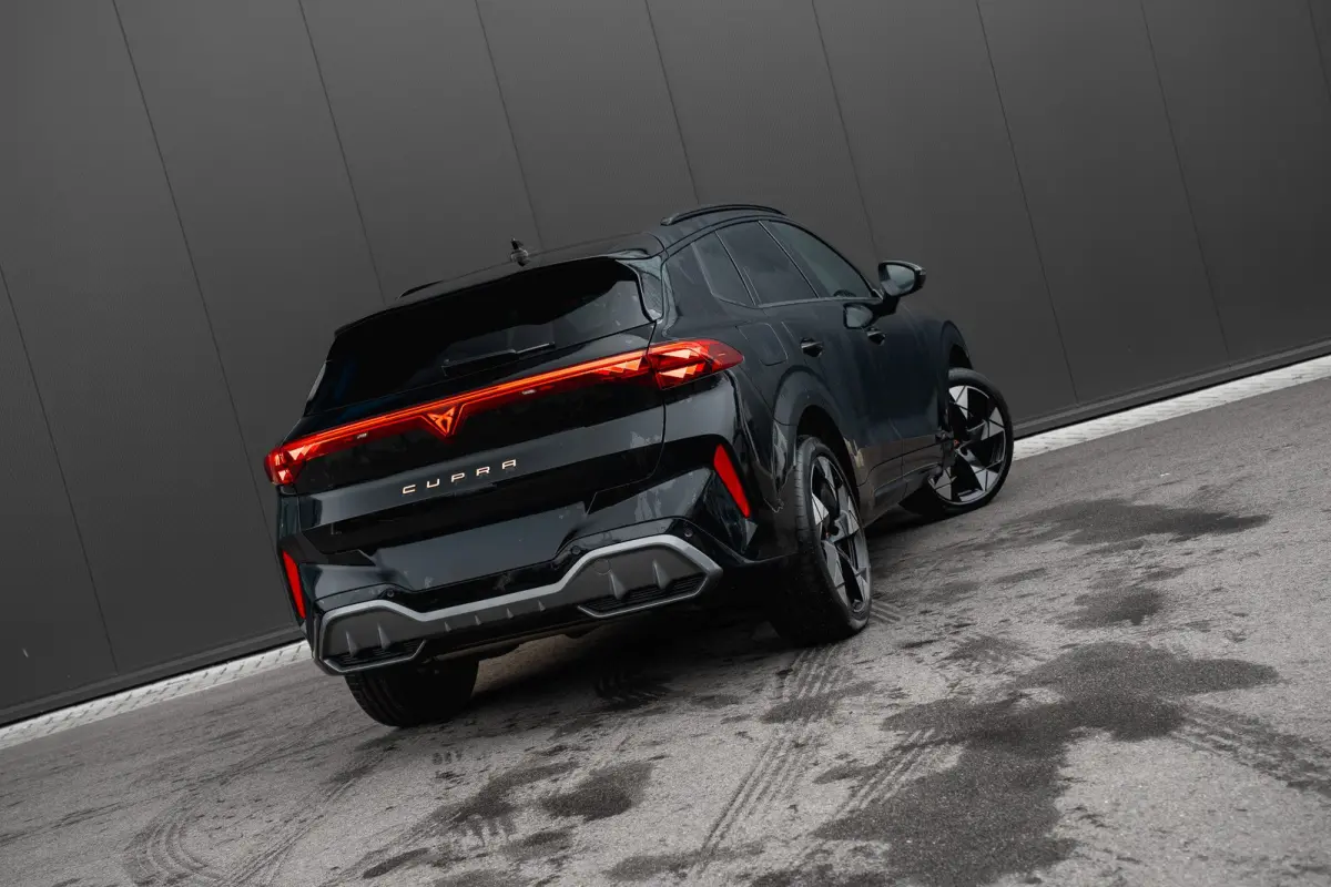 1.5 TSI e-Hybrid 272 PK VZ Performance | Panoramadak | Trekhaak | 360 Camera | Sennheiser | 20"