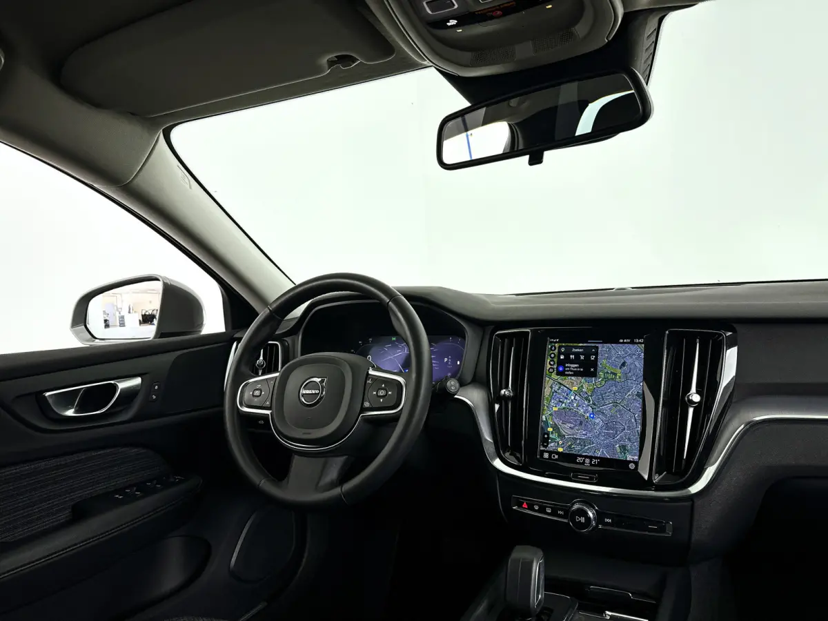 B3 Essential Edition | Parkeercamera | Cruise control | Google infotainment | Trekhaak