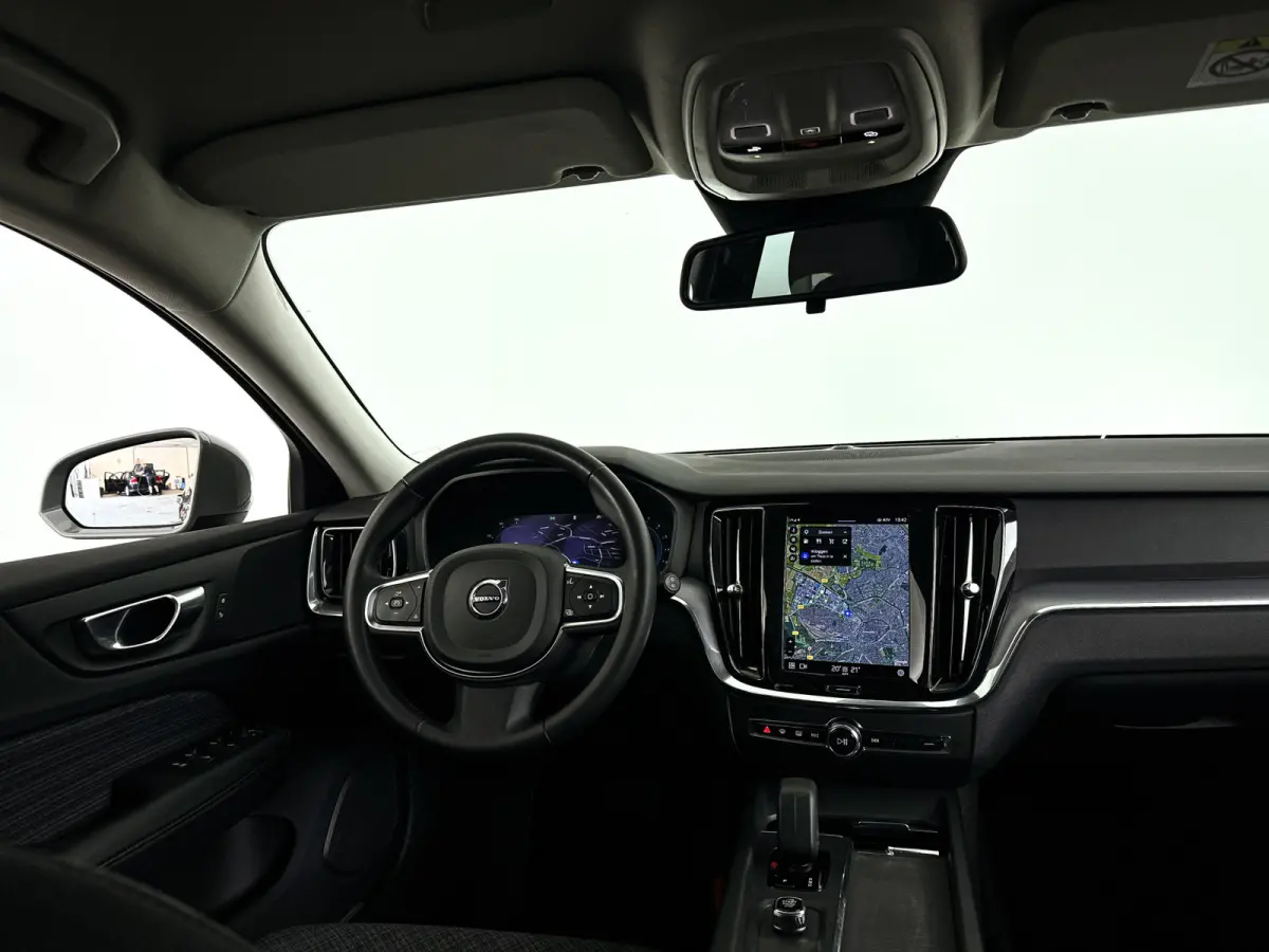 B3 Essential Edition | Parkeercamera | Cruise control | Google infotainment | Trekhaak
