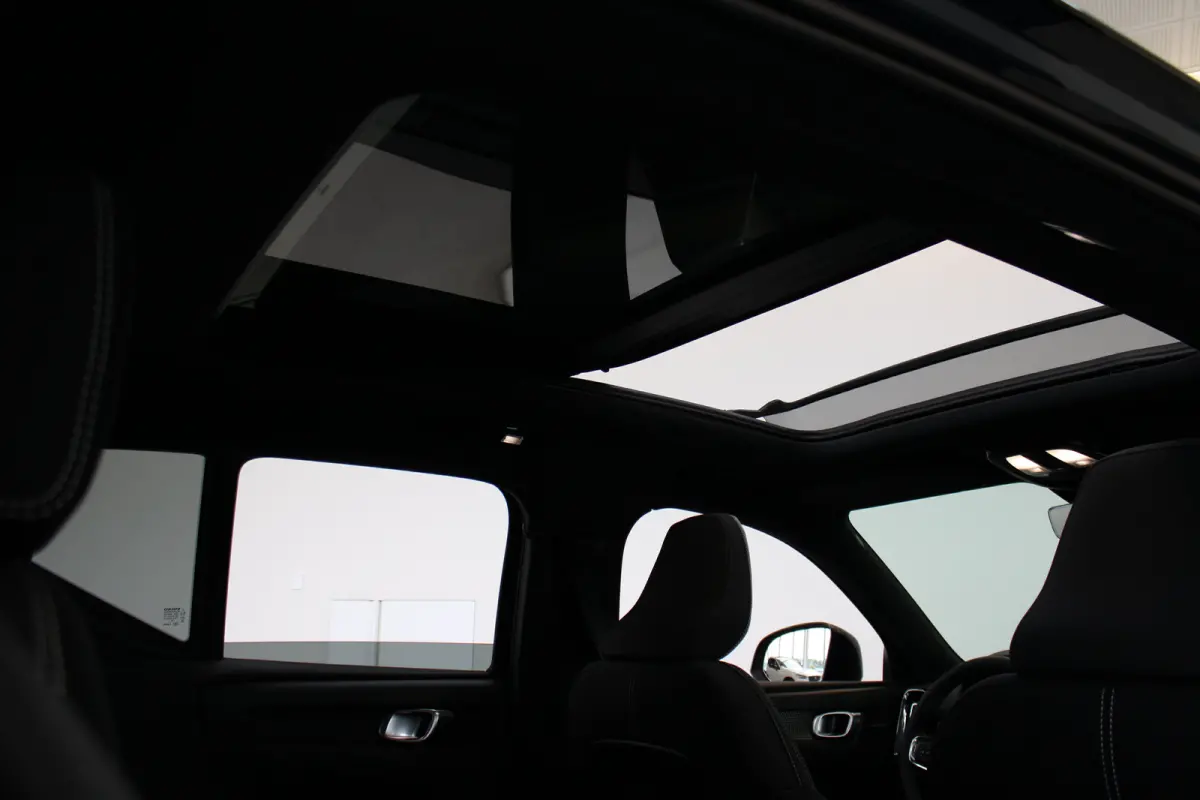 Ext. Range Europa Ultra Black Edition | Privacy glas | Power Seats | Pano-dak | Nubuck