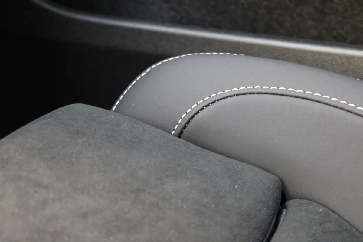 Ext. Range Europa Ultra Black Edition | Privacy glas | Power Seats | Pano-dak | Nubuck