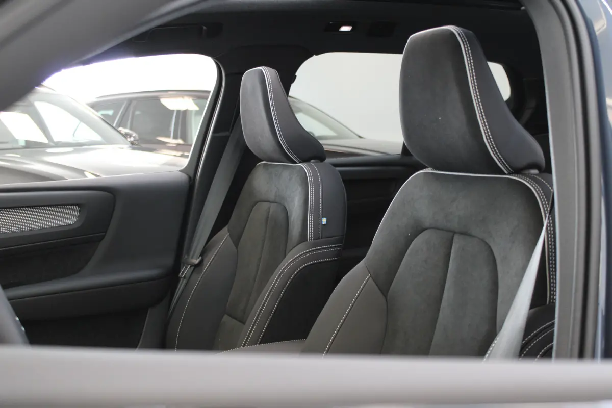 Ext. Range Europa Ultra Black Edition | Privacy glas | Power Seats | Pano-dak | Nubuck