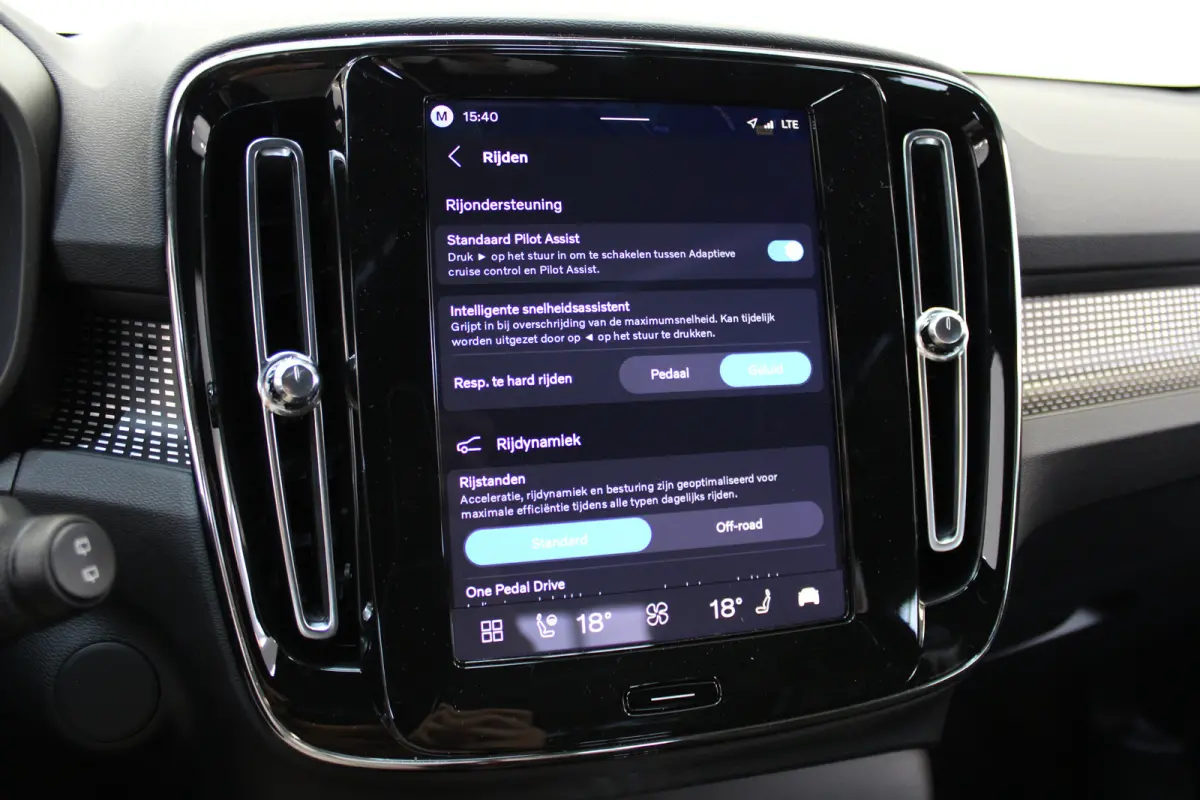 Ext. Range Europa Ultra Black Edition | Privacy glas | Power Seats | Pano-dak | Nubuck