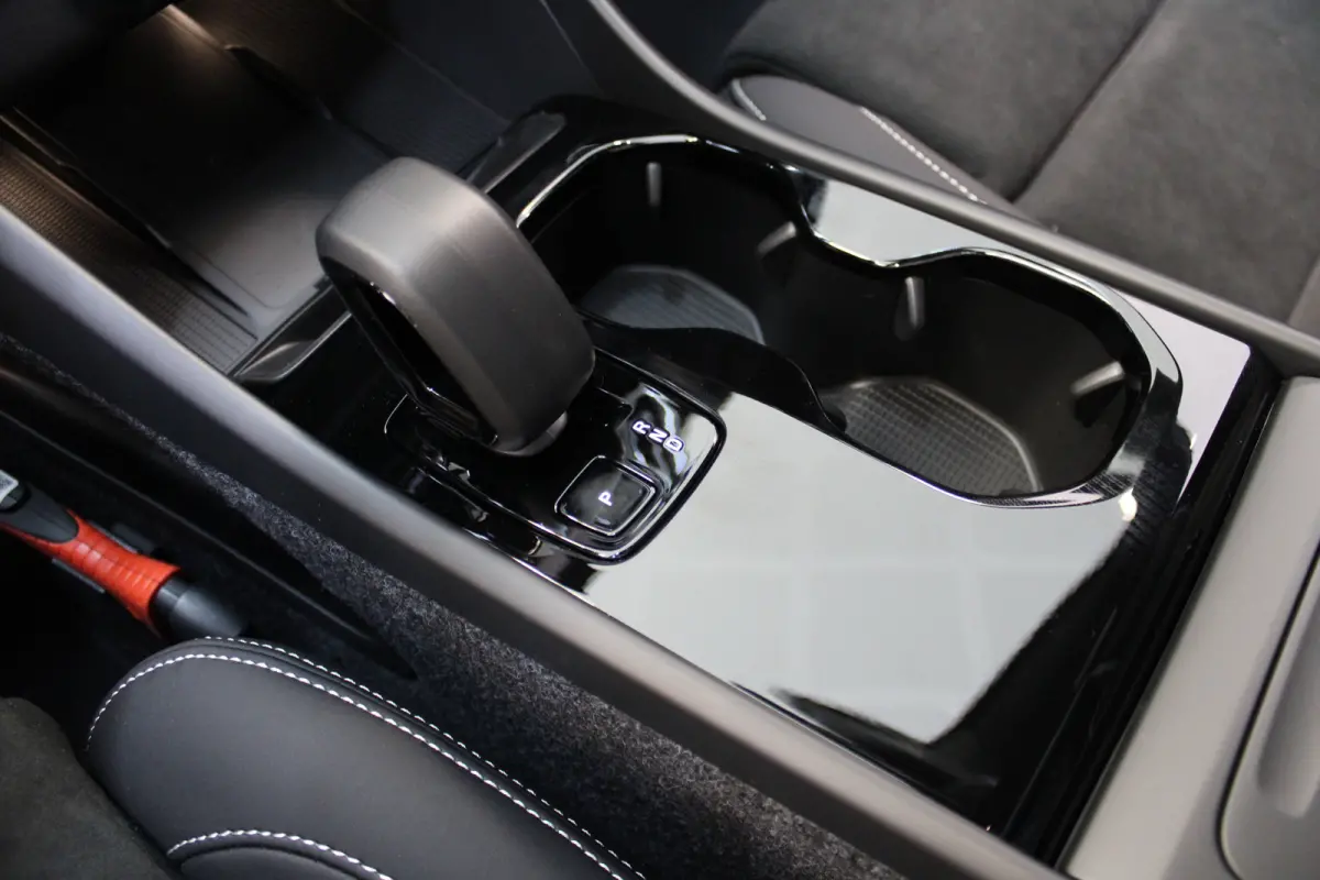 Ext. Range Europa Ultra Black Edition | Privacy glas | Power Seats | Pano-dak | Nubuck