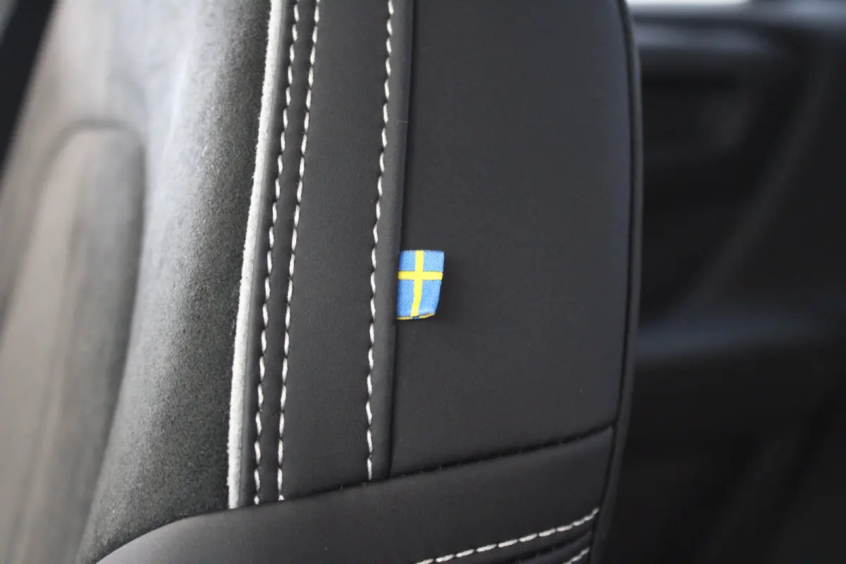 Ext. Range Europa Ultra Black Edition | Privacy glas | Power Seats | Pano-dak | Nubuck
