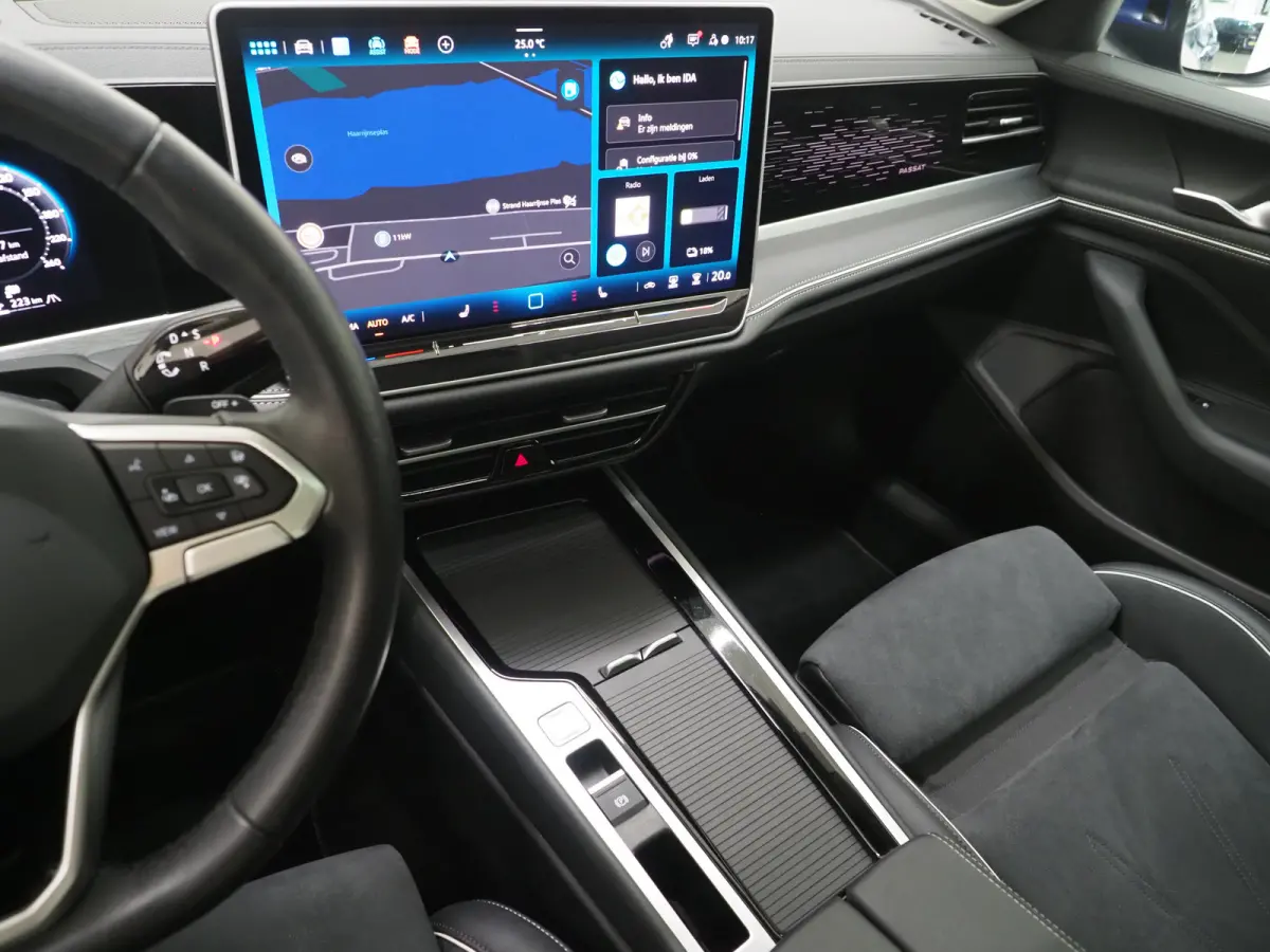 1.5 eHybrid Elegance | 5 Jaar Garantie | Panoramadak | Leder/Alcantara | Trekhaak | Harman/Kardon | HUD | 360 | Keyless