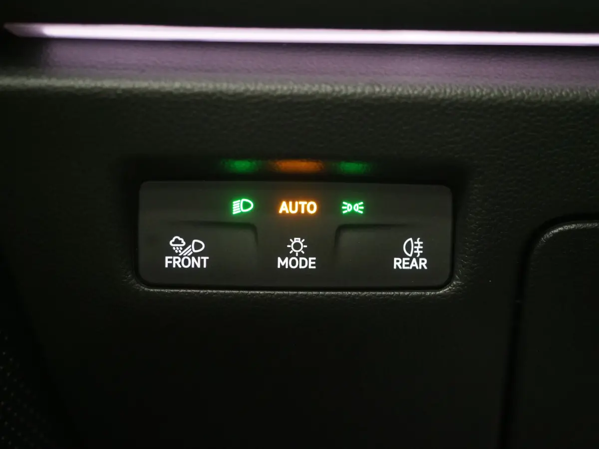 1.5 eHybrid Elegance | 5 Jaar Garantie | Panoramadak | Leder/Alcantara | Trekhaak | Harman/Kardon | HUD | 360 | Keyless