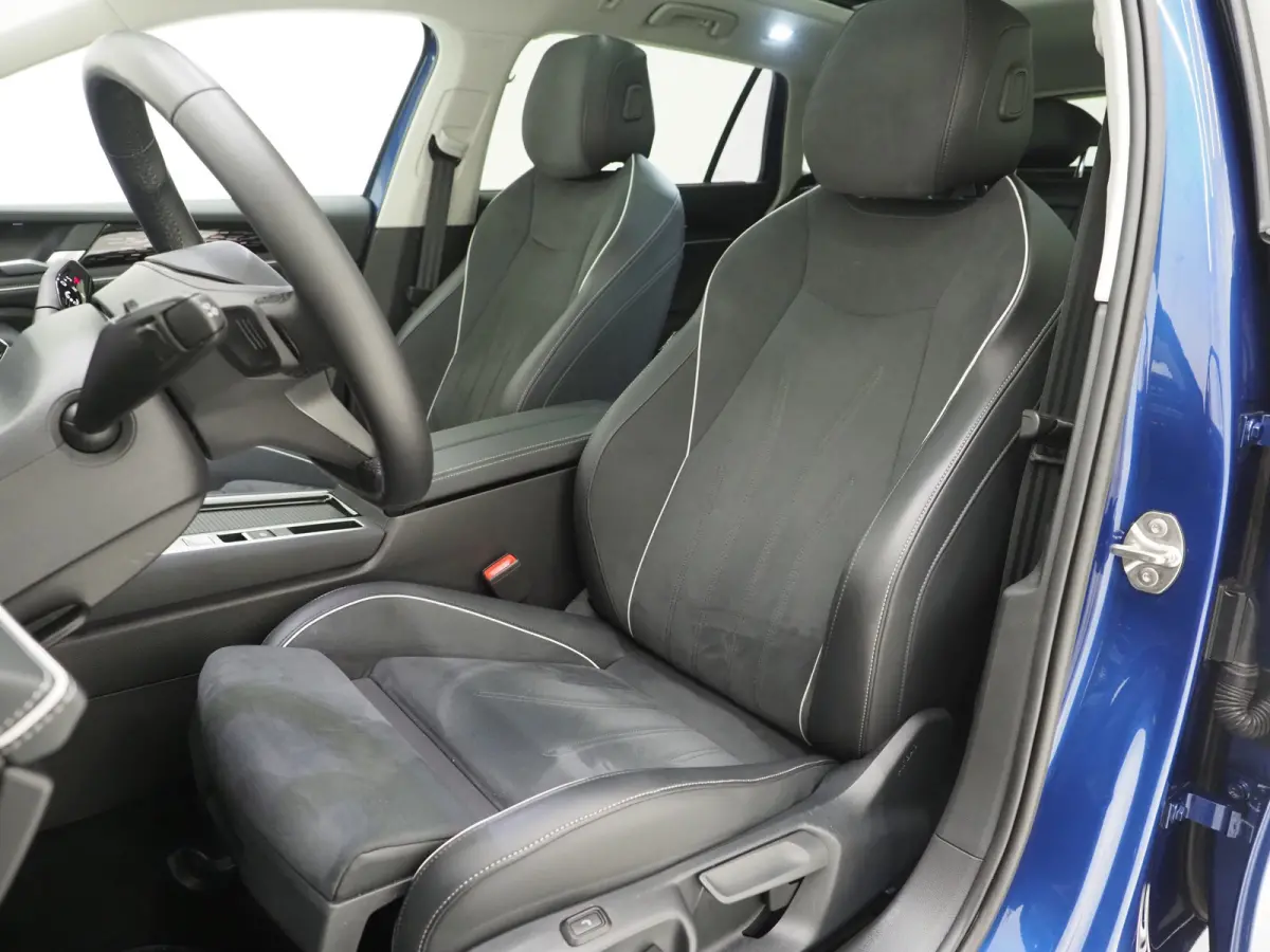 1.5 eHybrid Elegance | 5 Jaar Garantie | Panoramadak | Leder/Alcantara | Trekhaak | Harman/Kardon | HUD | 360 | Keyless