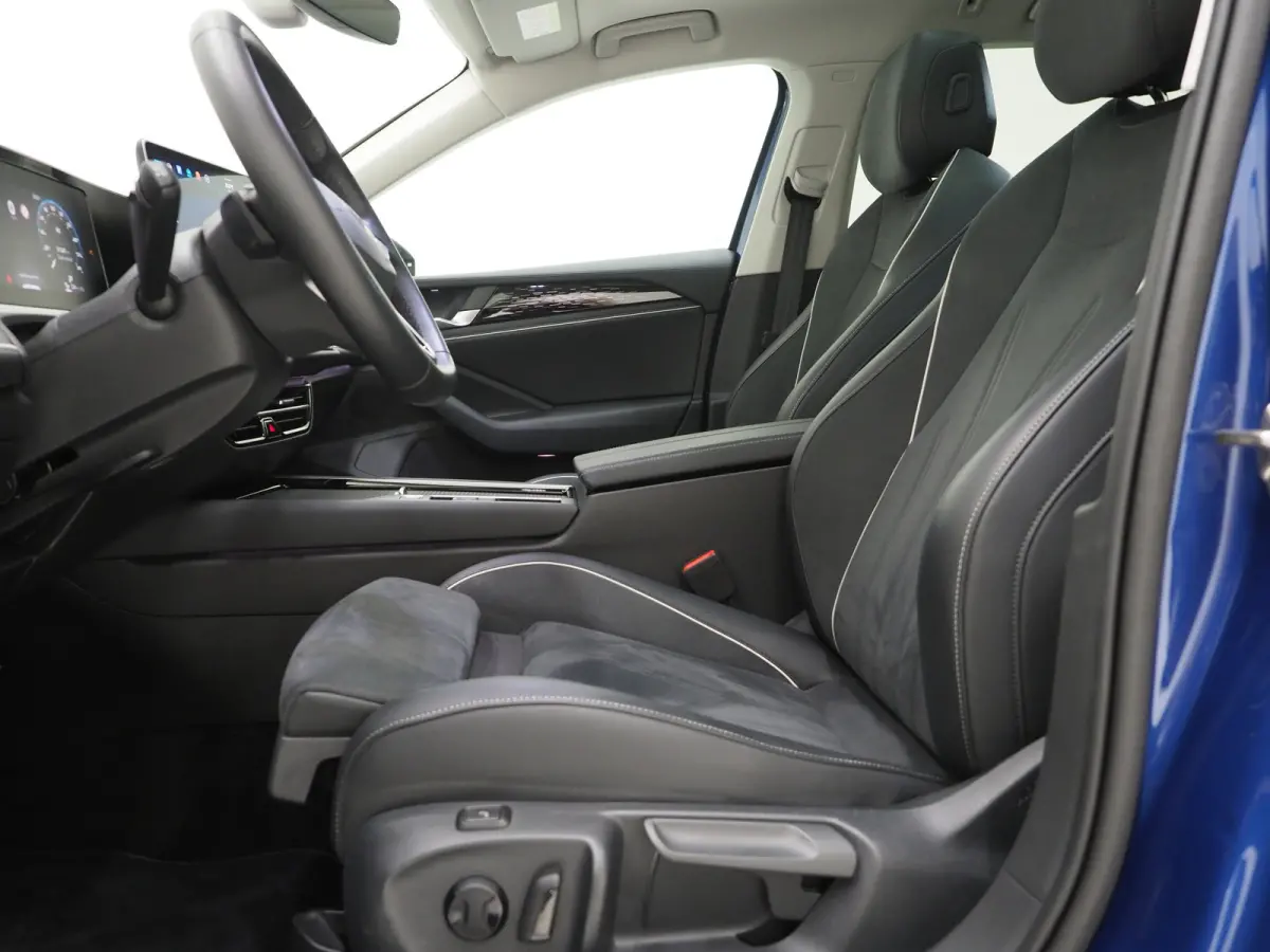1.5 eHybrid Elegance | 5 Jaar Garantie | Panoramadak | Leder/Alcantara | Trekhaak | Harman/Kardon | HUD | 360 | Keyless