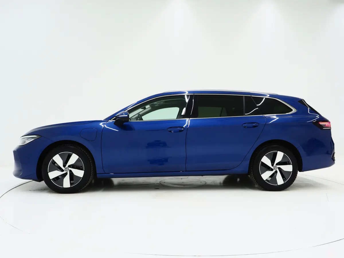 1.5 eHybrid Elegance | 5 Jaar Garantie | Panoramadak | Leder/Alcantara | Trekhaak | Harman/Kardon | HUD | 360 | Keyless