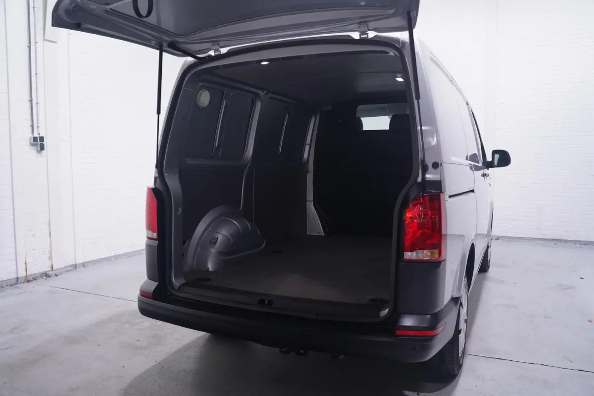 2.0 TDI 150 pk L1 DSG Aut. Navi, Airco Laadruimte Pakket, PDC V+A,