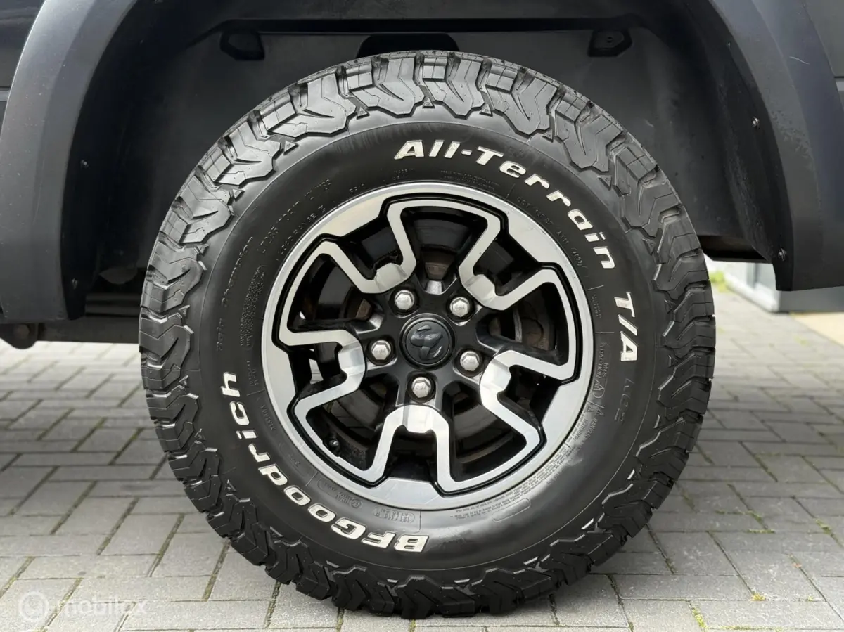 1500 4X4 5.7 V8 4x4 Crew Cab 5'7 Rebel