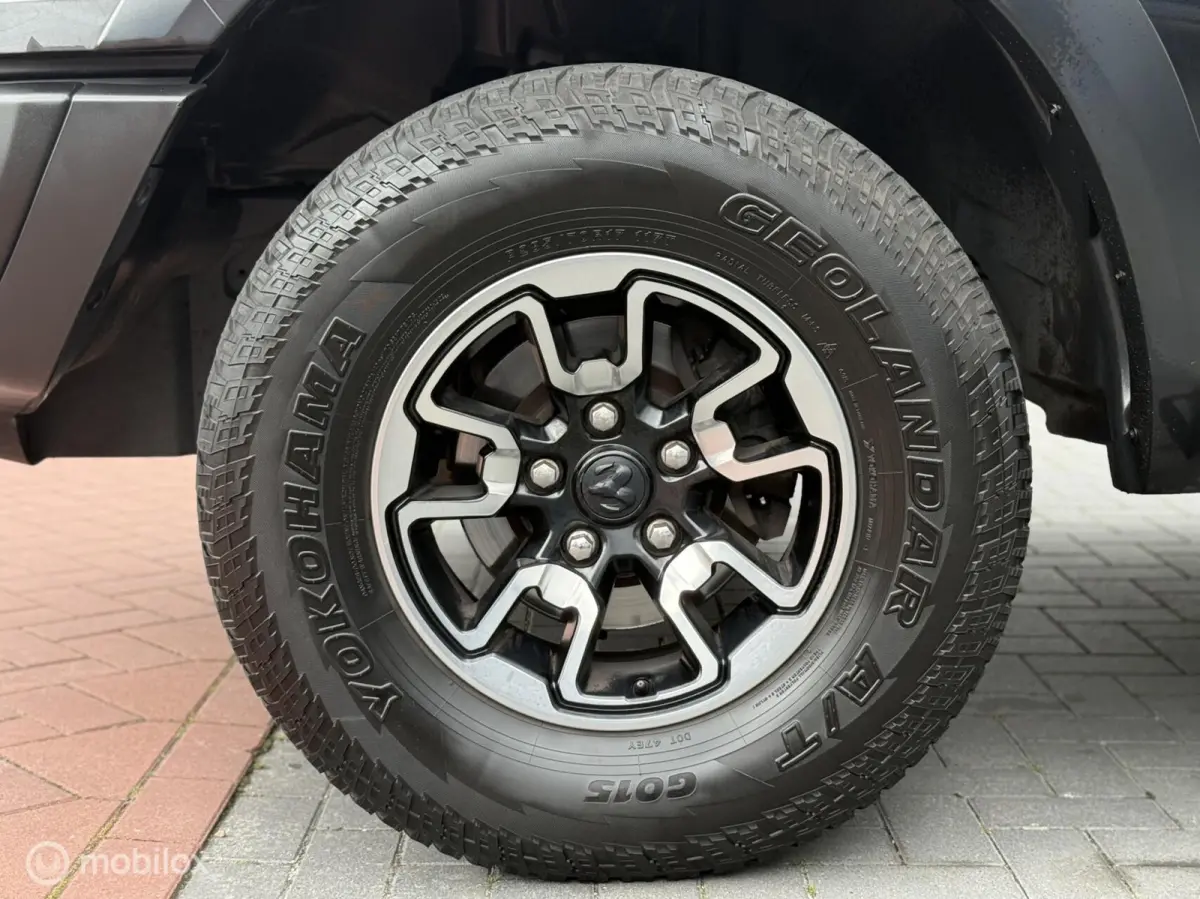 1500 4X4 5.7 V8 4x4 Crew Cab 5'7 Rebel