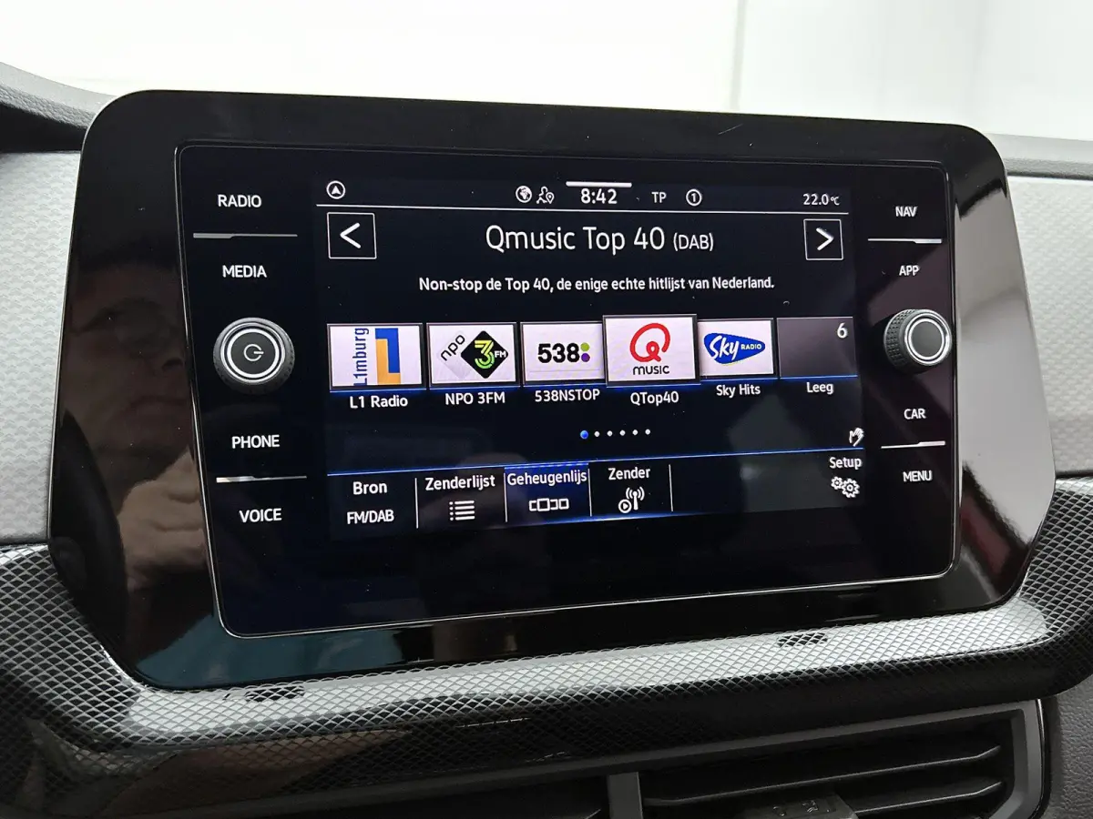 1.0 TSI Life Edition | 95 PK | Trekhaak | Manilla Velgen | All Season Banden | Keyless | Climatronic (Automatische Airco) | Digital Cockpit |