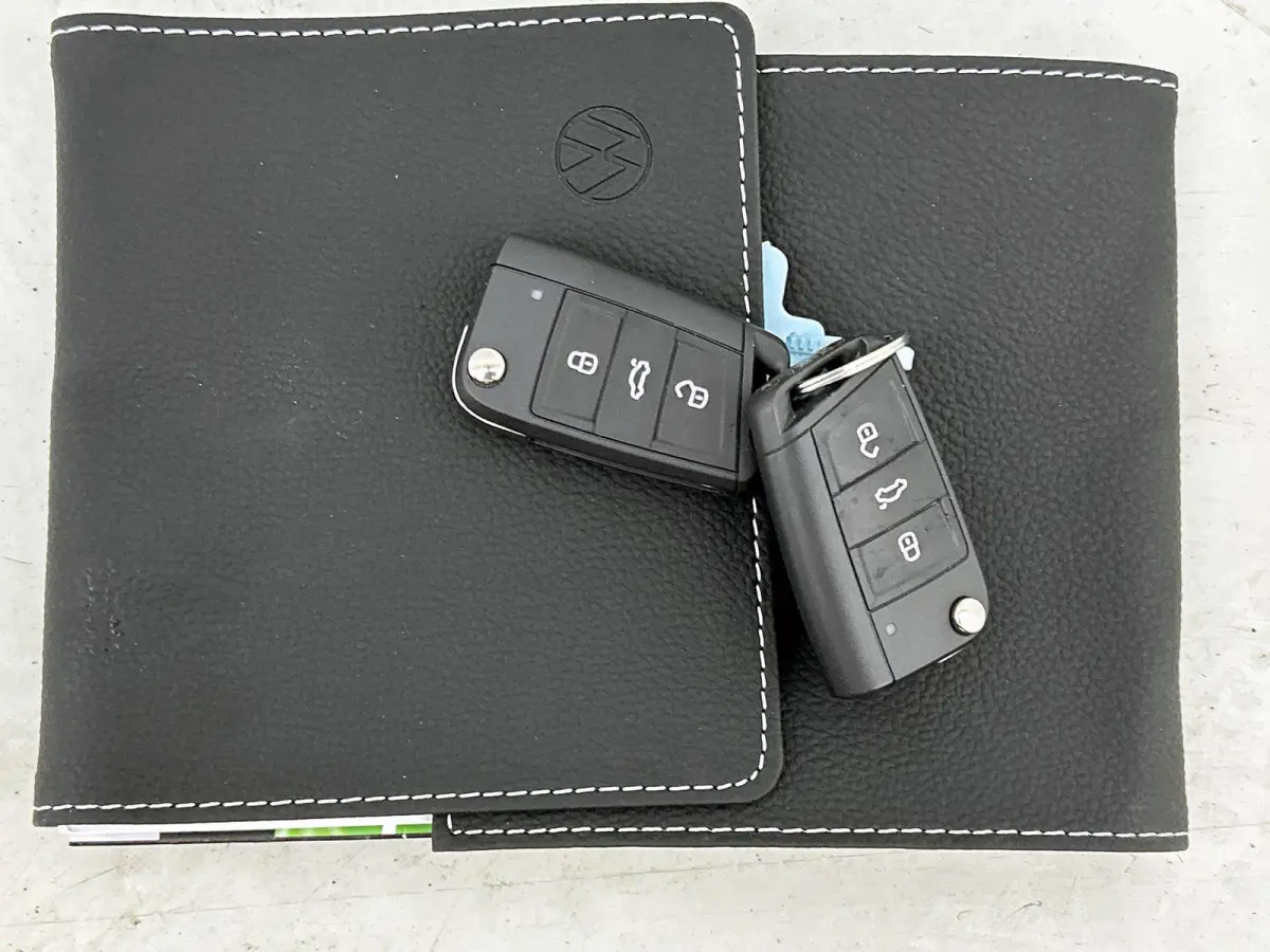 1.0 TSI Life Edition | 95 PK | Trekhaak | Manilla Velgen | All Season Banden | Keyless | Climatronic (Automatische Airco) | Digital Cockpit |