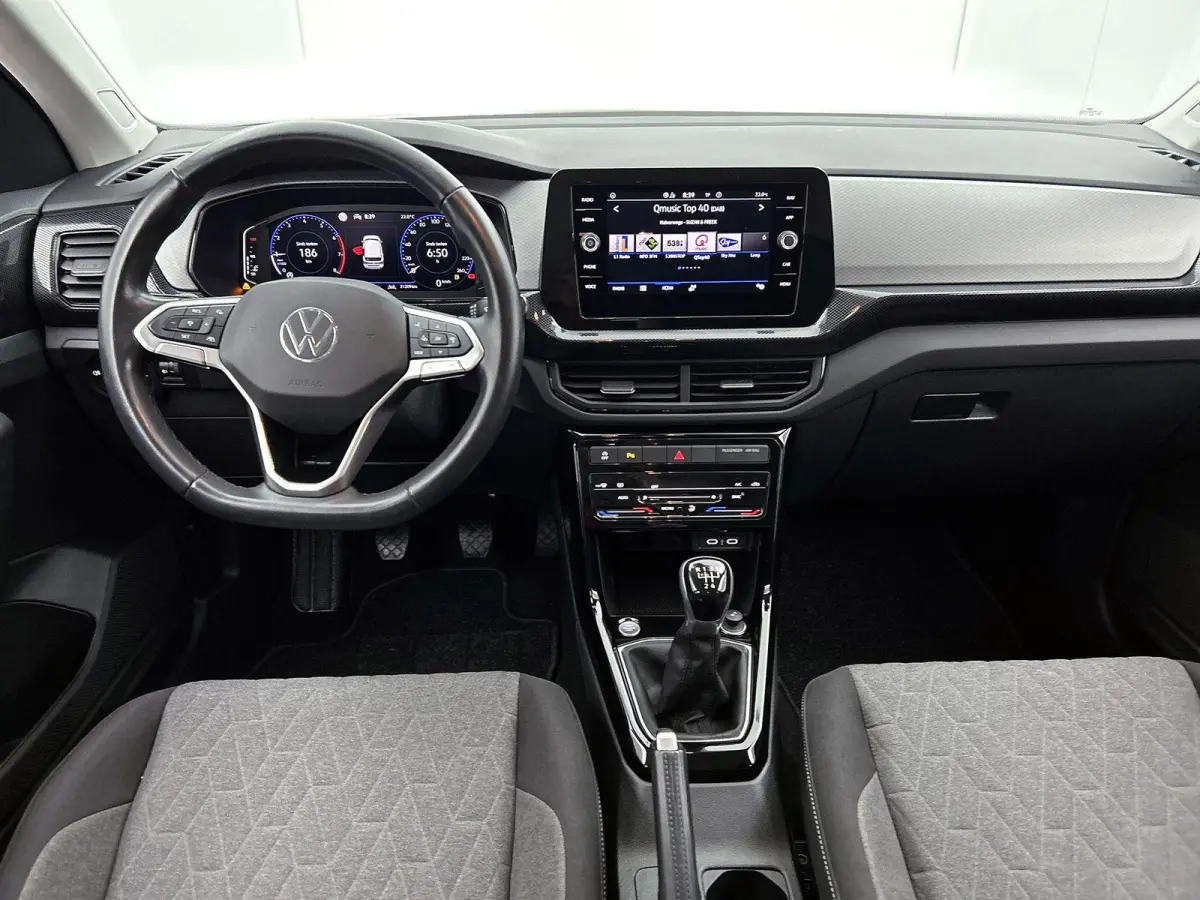 1.0 TSI Life Edition | 95 PK | Trekhaak | Manilla Velgen | All Season Banden | Keyless | Climatronic (Automatische Airco) | Digital Cockpit |