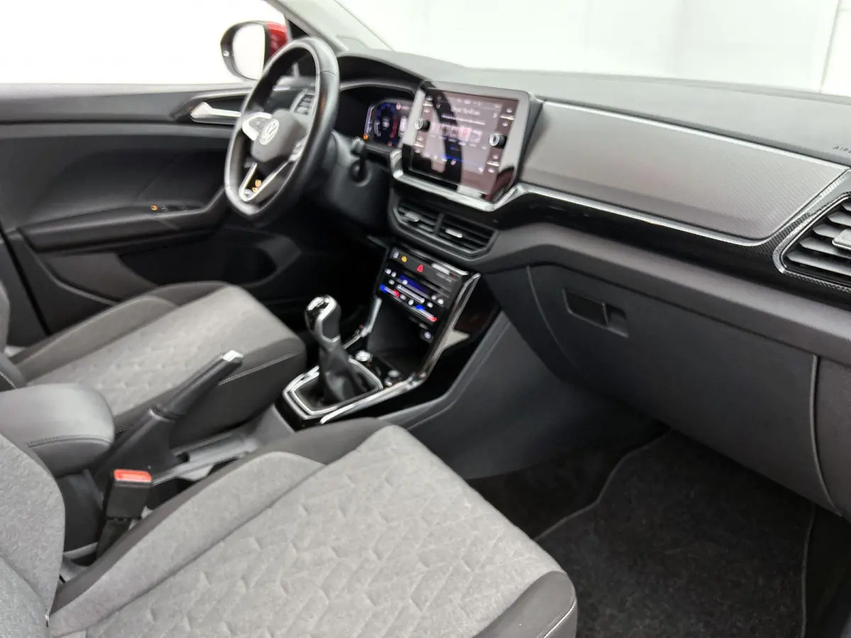 1.0 TSI Life Edition | 95 PK | Trekhaak | Manilla Velgen | All Season Banden | Keyless | Climatronic (Automatische Airco) | Digital Cockpit |