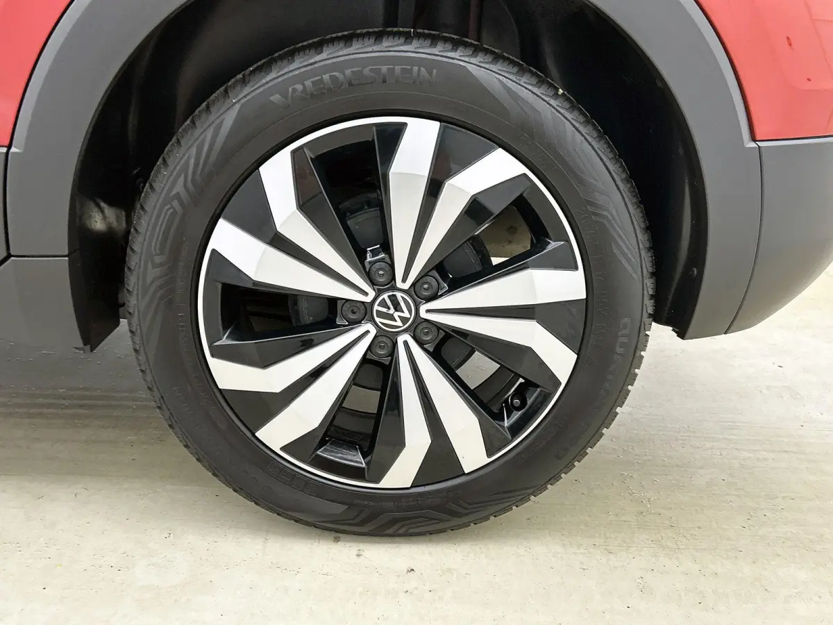 1.0 TSI Life Edition | 95 PK | Trekhaak | Manilla Velgen | All Season Banden | Keyless | Climatronic (Automatische Airco) | Digital Cockpit |