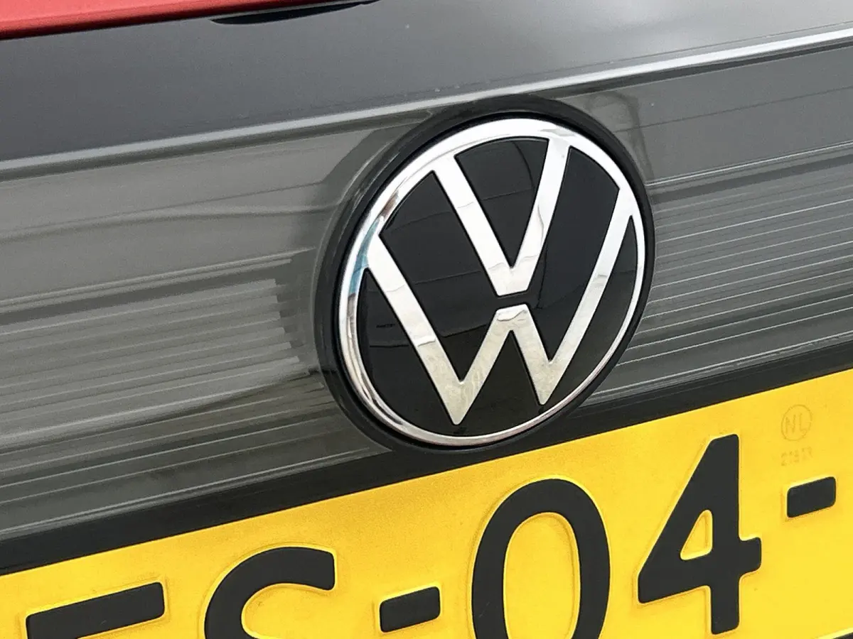 1.0 TSI Life Edition | 95 PK | Trekhaak | Manilla Velgen | All Season Banden | Keyless | Climatronic (Automatische Airco) | Digital Cockpit |