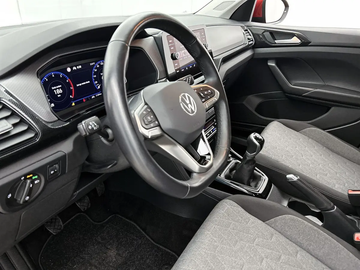 1.0 TSI Life Edition | 95 PK | Trekhaak | Manilla Velgen | All Season Banden | Keyless | Climatronic (Automatische Airco) | Digital Cockpit |