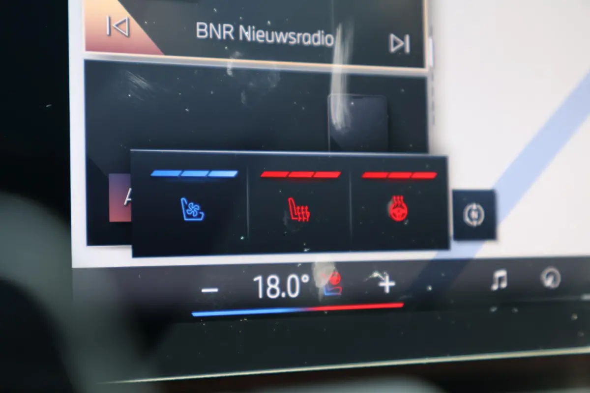 530e M Sport Edition | SoH 100% | M Sportpakket Pro | Comfort Access | Trekhaak | panoramadak | Driving Assistant Professional | Bowers & Wilkins