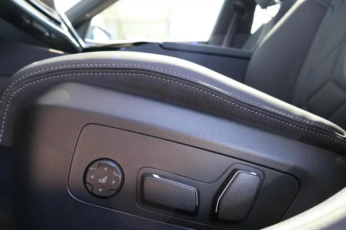 530e M Sport Edition | SoH 100% | M Sportpakket Pro | Comfort Access | Trekhaak | panoramadak | Driving Assistant Professional | Bowers & Wilkins