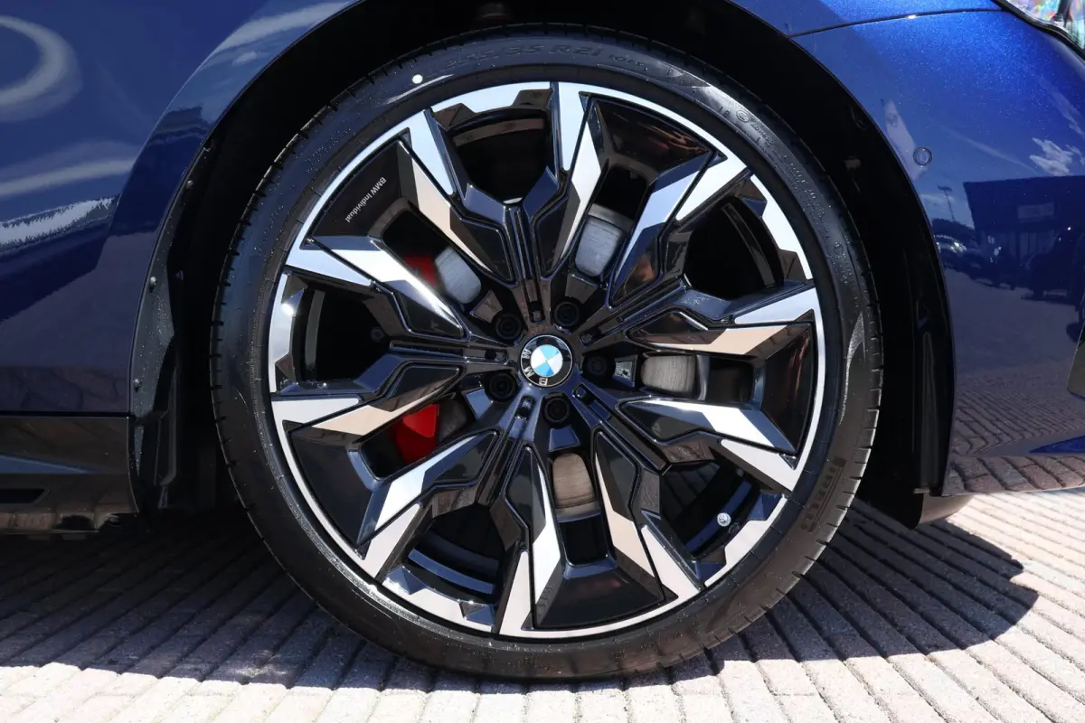 530e M Sport Edition | SoH 100% | M Sportpakket Pro | Comfort Access | Trekhaak | panoramadak | Driving Assistant Professional | Bowers & Wilkins