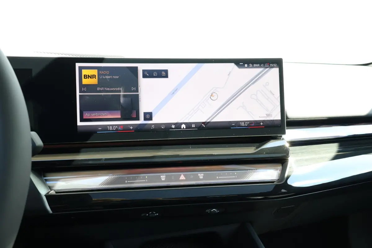 530e M Sport Edition | SoH 100% | M Sportpakket Pro | Comfort Access | Trekhaak | panoramadak | Driving Assistant Professional | Bowers & Wilkins