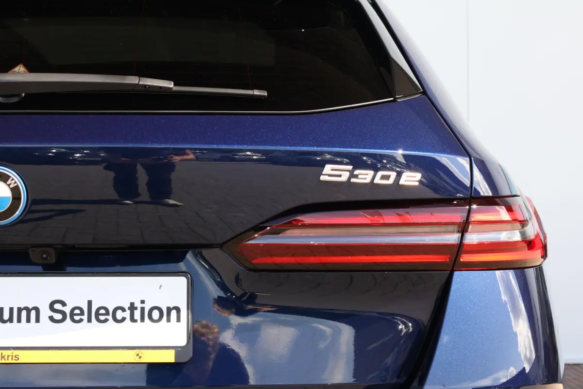 530e M Sport Edition | SoH 100% | M Sportpakket Pro | Comfort Access | Trekhaak | panoramadak | Driving Assistant Professional | Bowers & Wilkins