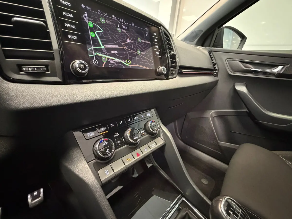 1.5 TSI ACT Sportline Business | PANODAK | LED | 19"LM VELGEN |