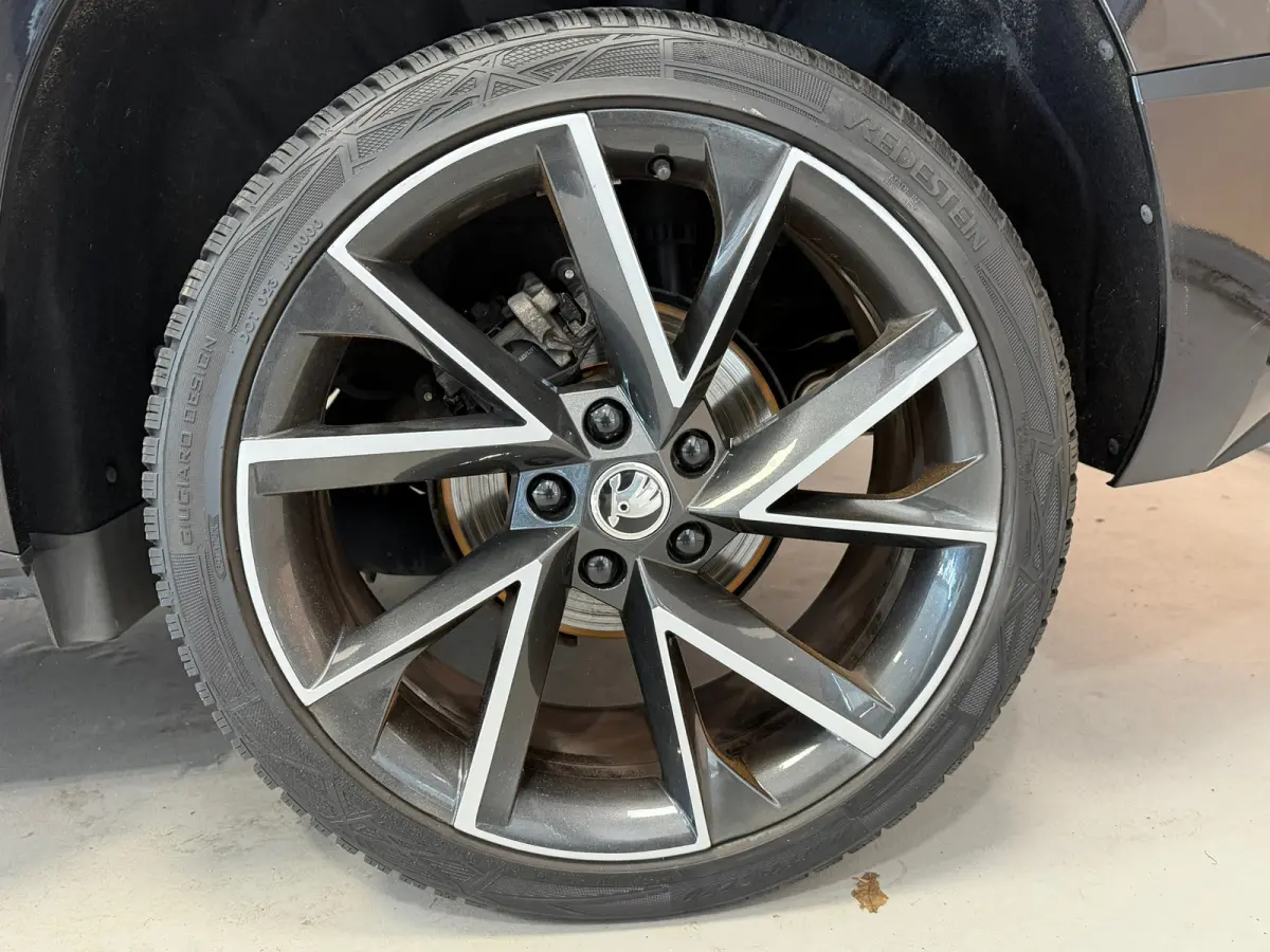 1.5 TSI ACT Sportline Business | PANODAK | LED | 19"LM VELGEN |