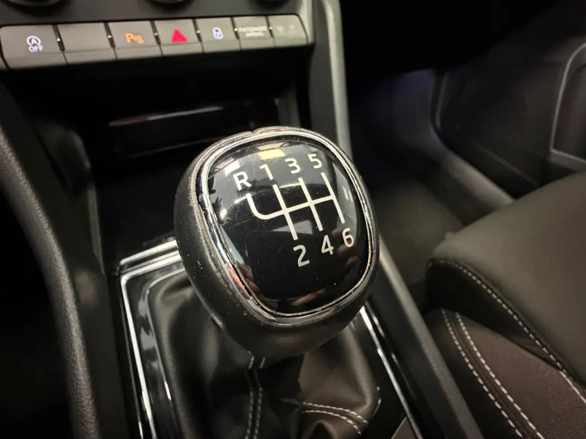 1.5 TSI ACT Sportline Business | PANODAK | LED | 19"LM VELGEN |