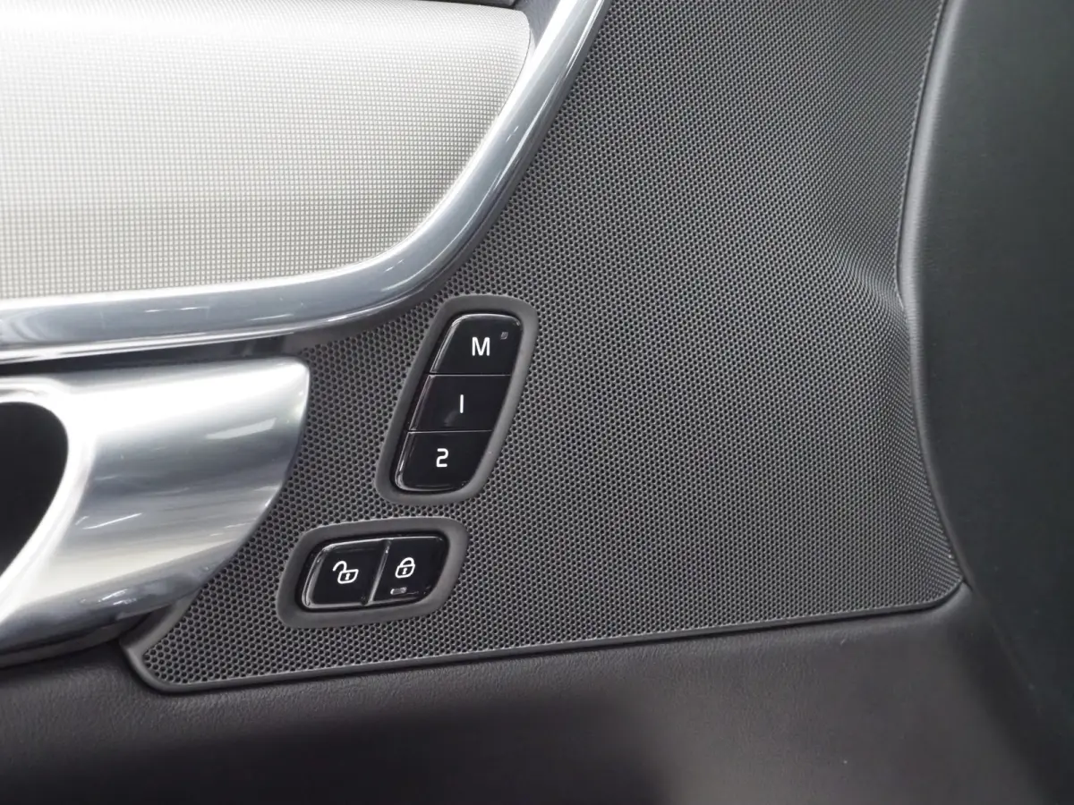 2.0 T6 Plug-in hybrid AWD Long Range | Leder | Pilot Assist | Keyless | Dodehoek | Memory | Camera | LED | Carplay