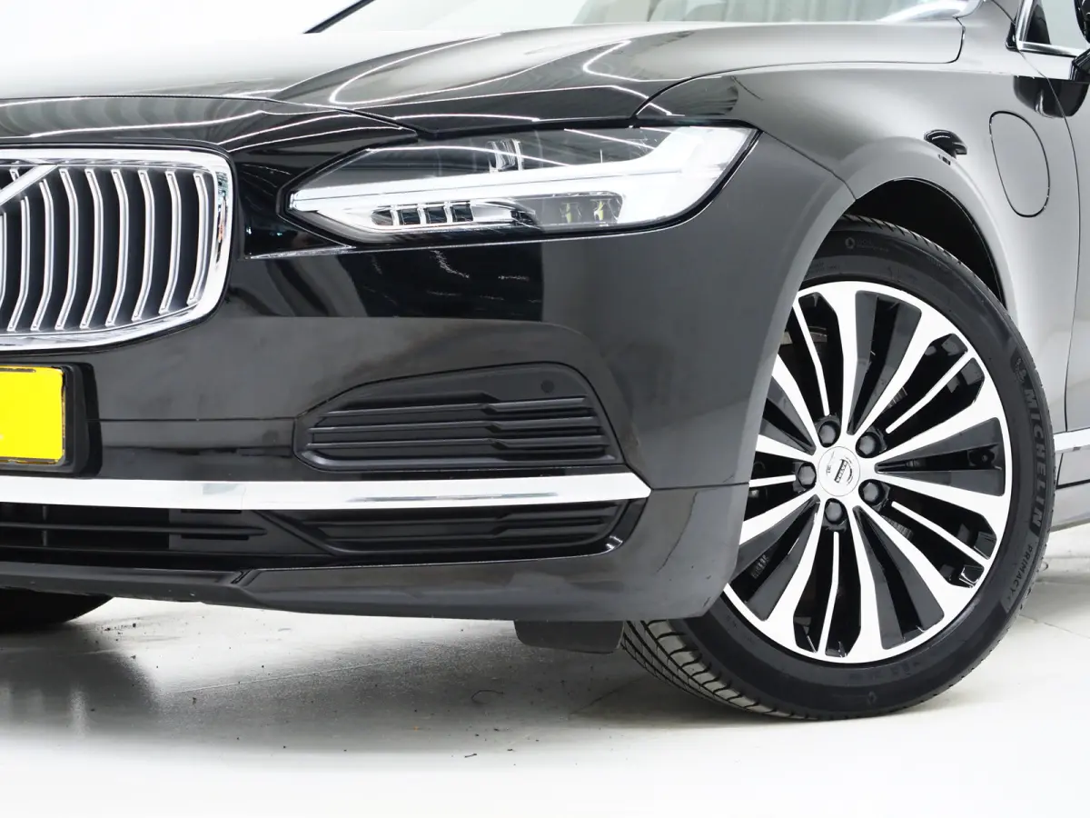 2.0 T6 Plug-in hybrid AWD Long Range | Leder | Pilot Assist | Keyless | Dodehoek | Memory | Camera | LED | Carplay