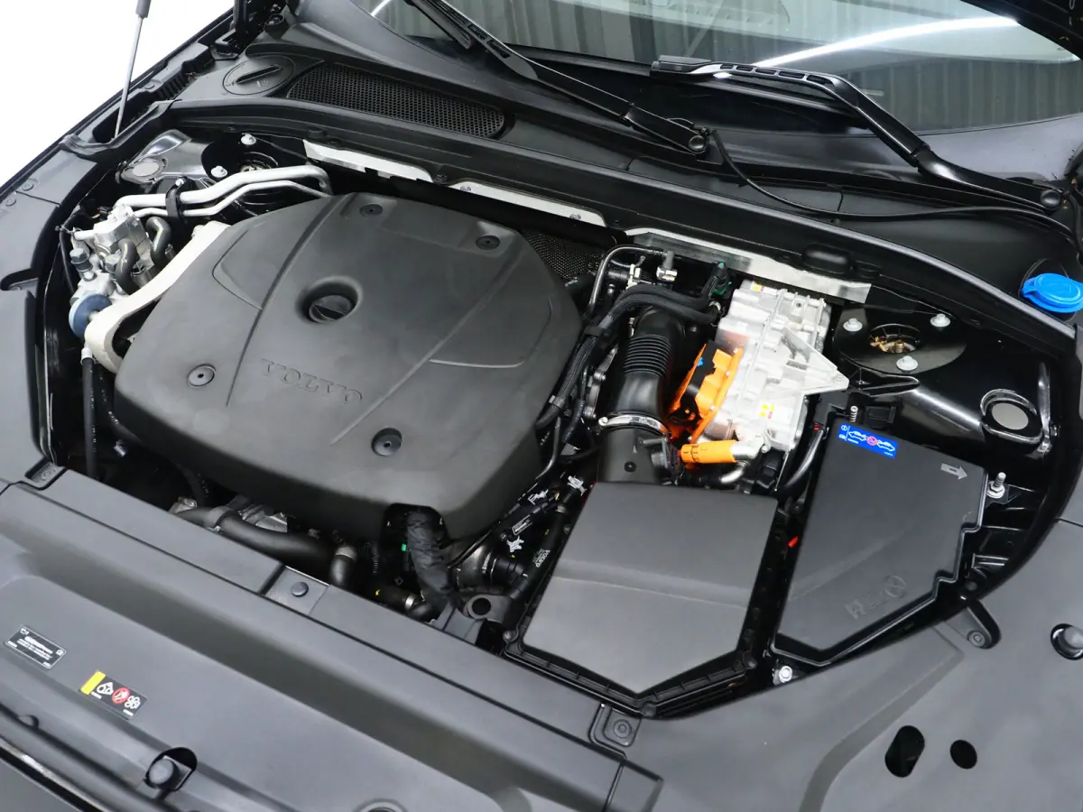 2.0 T6 Plug-in hybrid AWD Long Range | Leder | Pilot Assist | Keyless | Dodehoek | Memory | Camera | LED | Carplay